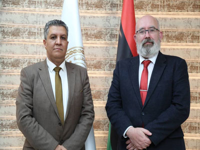 وزير التّربية والتّعليم موسى المقريف مع السّفير البريطاني لدَى ليبيا 