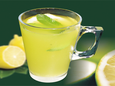 ماء الليمون يساعدك في التخلص من الدهون الزائدة 