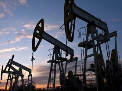 تباين أسعار النفط وسط حرب التجارة وعقوبات إيران وفنزويلا