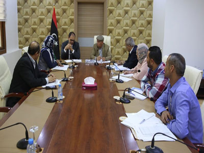 اجتماع اللجنة الوزارية لشؤون النازحين مع نائب رئيس لجنة الطوارئ. 
