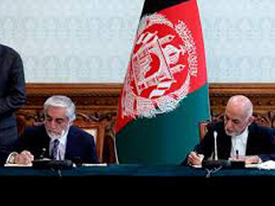 الرئيس الأفغاني وخصمه يوقعان اتفاقا لتقاسم السلطة 
