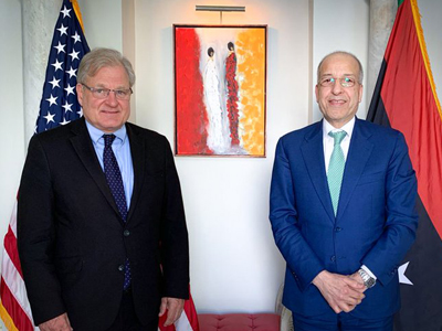 محافظ مصرف ليبيا المركزي يبحث مع السفير الأمريكي الخطوات الإيجابية الجديدة لزيادة الشفافية في الإنفاق العام  