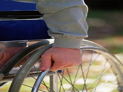 يمكن للمعاقين الذين لا يستطيعون تحريك ذراعهم أو سيقانهم الاعتماد على عضلات الأذن فى توجيه المقاعد المتحركة التى يستخدمونها