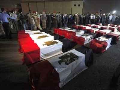 مصر تعلن الحداد العام بعد مقتل 11 من جنود الجيش في سيناء 