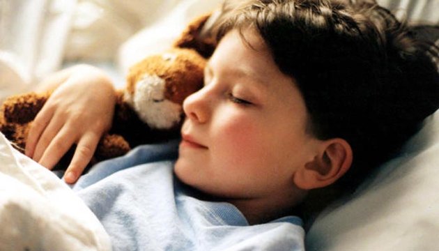 فوائد النوم للطفل