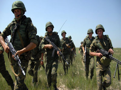  ما بين 10 إلى 15 ألف جندي روسي يتمركزون في مناطق الانفصاليين 