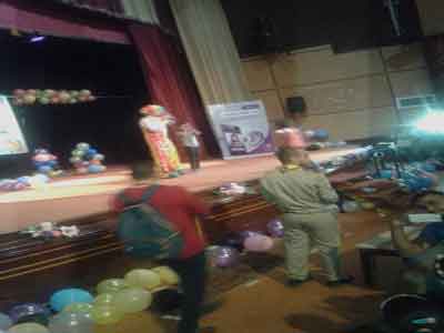 حملة توزيع حقائب مدرسية بمسرح كشاف طرابلس