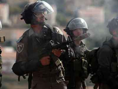قوات الاحتلال تصيب شابا بعيار ناري وتعتقل 5 مواطنين في مخيم الدهيشة  
