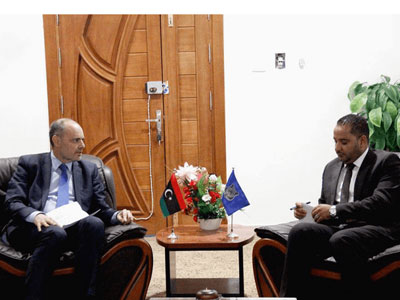 وكيل وزارة الداخلية لشؤون الهجرة يلتقي سفير بعثة الإتحاد الأوروبي في ليبيا 