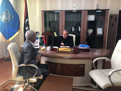 رئيس مصلحة الجوازات والجنسية يلتقى رئيس المجلس المحلي تاورغاء