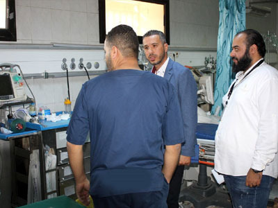 مدير إدارة التفتيش والمتابعة بوزارة الصحة يتابع في زيارة ميدانية سير العمل بأقسام مستشفى طرابلس المركزي