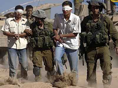 قوات الاحتلال تعتقل ثلاثة شبان من محافظة بيت لحم