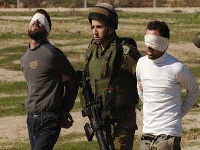 قوات الاحتلال الاسرائيلي تعتقل فلسطينيين من بلدة سلوان 
