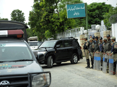  	إصابة ستة من الشرطة الباكستانية 