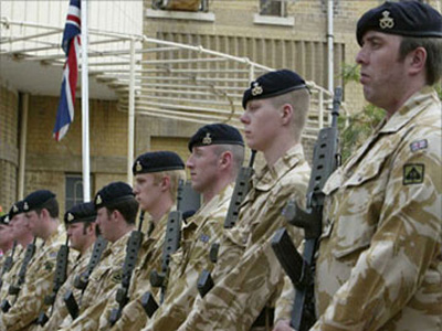 آلاف الجنود البريطانيين يواجهون التسريح 
