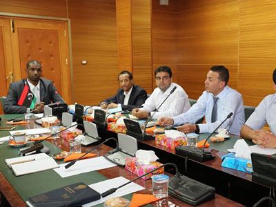 وزير السياحة يؤكد في اجتماع مع رجال الأعمال على دور القطاع الخاص 