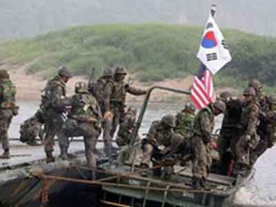 كوريا الجنوبية و الولايات المتحدة تجريان تدريبات عسكرية  