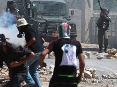 مواجهات بين شبان فلسطينيين وقوات الاحتلال الاسرائيلي بالقدس المحتلة