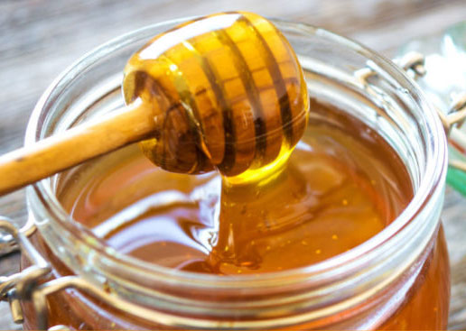 العسل يحتوى على كمية وفيرة من الفيتامينات والمعادن 