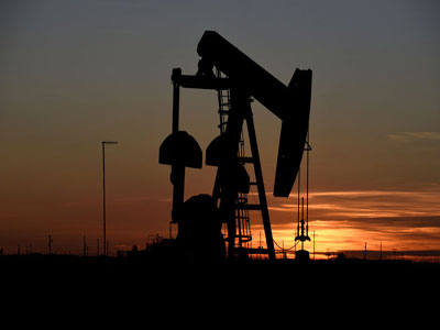تراجع أسعار النفط مع قلق المستثمرين إزاء تباطؤ التجارة