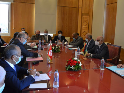 اتفاق مبدئي بين اللجنة الليبية التونسية المشتركة على اعادة فتح الحدود وإستئناف الرحلات الجوية  