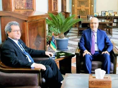 محافظ مصرف ليبيا المركزي ووزير النفط والغاز يبحثان جهود دعم ومساندة تمويل مشاريع قطاع الاستثمارية