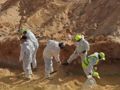 الهيئة العامة للبحث والتعرف على المفقودين تعلن اليوم استخراج ( 42 ) جثة مجهولة الهوية من مقبرة بسرت 