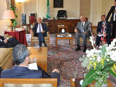 وزير الخارجية والتعاون الدولي يلتقي أمين عام جامعة الدول العربية