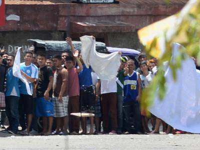 مسلحون يطلقون سراح رهائن بعد اشتباكات مع الجيش في جنوب الفلبين 