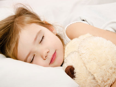 نوم القيلولة يساعد الأطفال في تعزيز التعلم وتقوية الذاكرة وزيادة أنشطة مراكز المخ