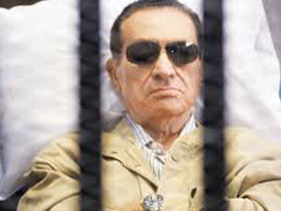 إرجاء الحكم على مبارك في قضية قتل المتظاهرين إلى 29 نوفمبر القادم  