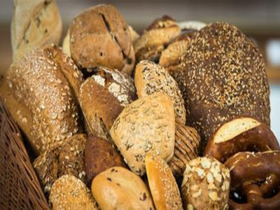 خبز الحبوب الكاملة غني بالفوائد الصحية
