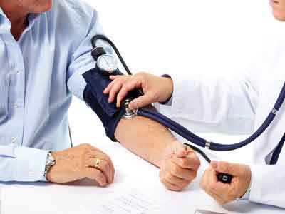 دراسة : الكافين قد يعرقل قياسات ضغط الدم المرتفع وآلية تشخيص الأمراض 