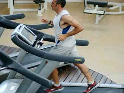 التمرينات الرياضية قد تساعد الأشخاص الذين يعانون من أمراض الرئة من القلق والاكئتاب  