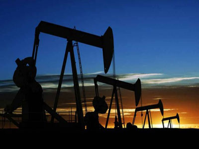 تراجع اسعار النفط بعد وصول امدادات من ليبيا ونيجيريا