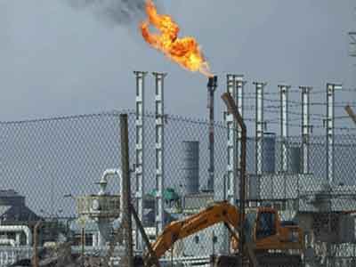 3.5 ملايين برميل نفط خام جاهز للتصدير بموانئ منطقة الهلال النفطي  
