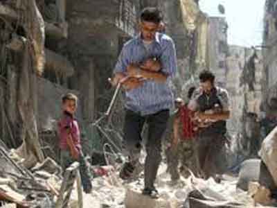 حلب تحت وابل القنابل الفوسفورية والنابالم الحارق مروحيات النظام ألقت براميل متفجرة  