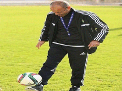 أبو نوارة يدرس الترشح لرئاسة الاتحاد الليبي لكرة القدم