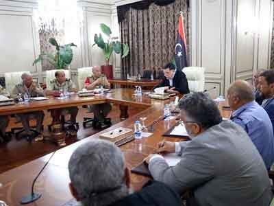 رئيس المجلس الرئاسي يلتقي لجنة الترتيبات الأمنية لطرابلس الكبرى 