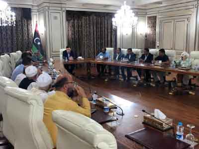 رئيس المجلس الرئاسي يلتقي وفداً من نواب طرابلس 