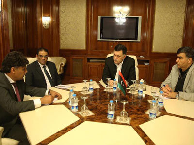 رئيس المجلس الرئاسي يجتمع مع وزير الداخلية ووزير العدل ورئيس مكتب التحقيقات