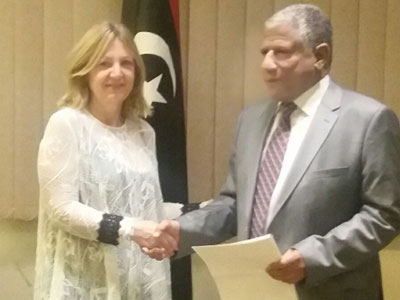 وكيل وزارة الخارجية للشؤون السياسية يتسلم نسخة من اوراق اعتماد السفيرة الفرنسية الجديدة في ليبيا