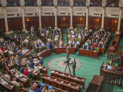 البرلمان التونسي يمنح الثقة لحكومة المشيشي 