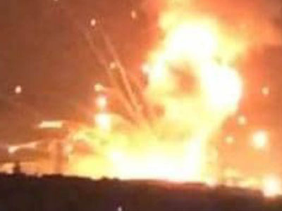 انفجار يهز منشأة عسكرية في مدينة الزرقاء الأردنية 