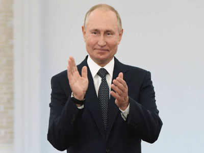 الرئيس الروسي بوتين يخضع للحجر بعد إصابات بكورونا في طاقمه