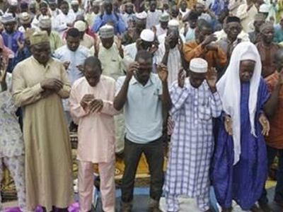 اختتطاف عشرات المصلين خلال صلاة الجمعة في أحد مساجد ولاية زامفارا شمال غربي نيجيريا 