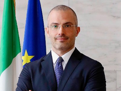 مبعوث وزير خارجية إيطاليا إلى ليبيا يعرب عن تطلعه للعمل مع 