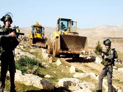قوات الاحتلال الصهيوني تجرف أراضي الفلسطينيين شمال رام الله 