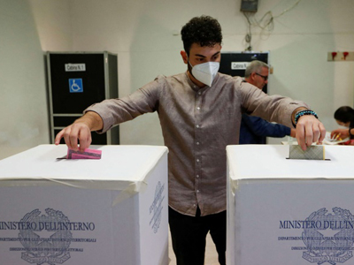الإيطاليون يدلون بأصواتهم الأحد لانتخاب برلمان جديد 