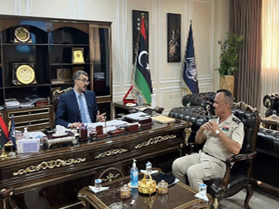 وزير الداخلية المكلف يستعرض مع مدير أمن الجفارة الأوضاع الأمنية داخل منطقة الجفارة